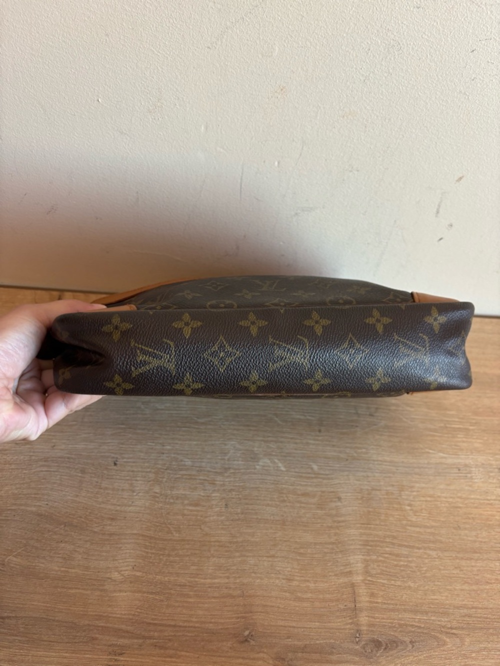 Authentic Louis Vuitton monogram clutch - Picture 3 of 9